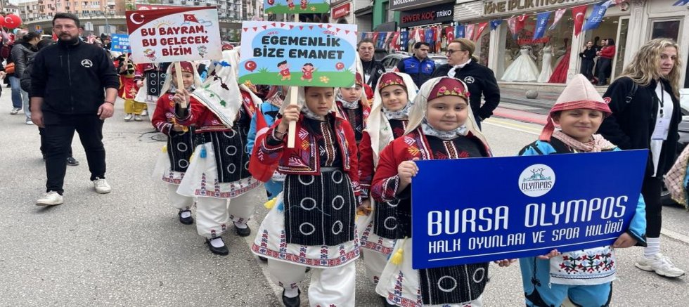 23 Nisan korteji renkli görüntülere sahne oldu