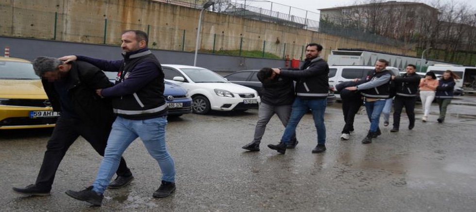 3.5 milyarlık vurgun: Lüks villada hayat