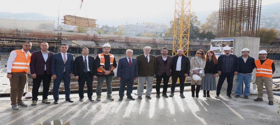 Atatürk Spor Salonu hızla yükseliyor