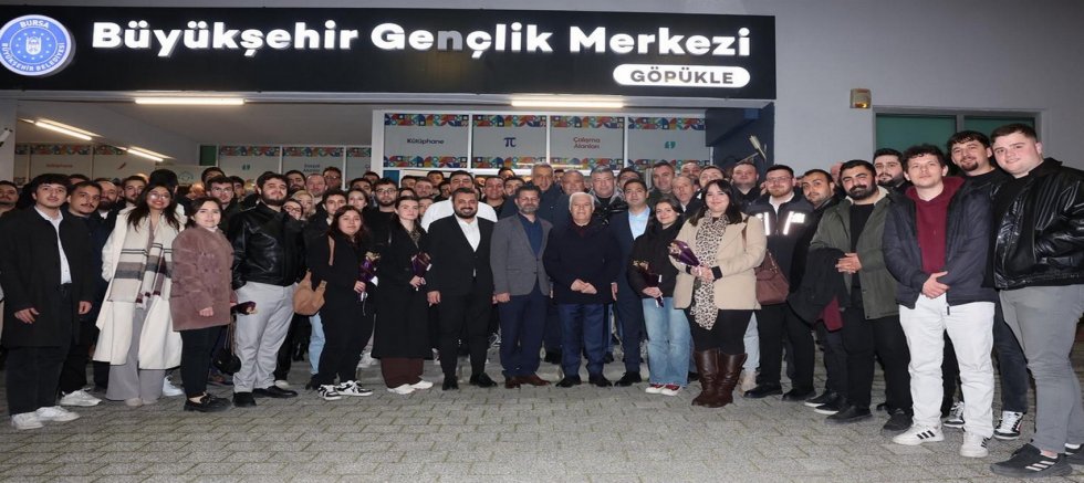 Başkan Mustafa Bozbey, gençlerle sahur yaptı