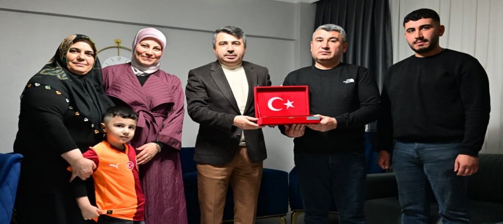 Başkan Yılmaz, iftarda şehit er Samet Çaldır’ın ailesine misafir oldu