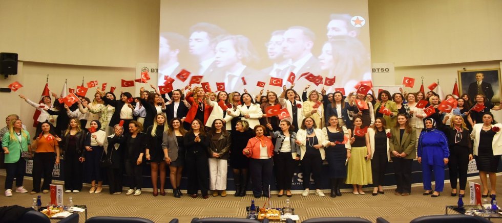 BUİKAD geleceğin lider kadınlarının yanında