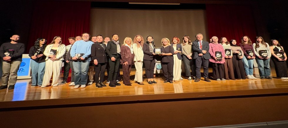 Bursa BUSADER'den Tıp öğrencilerine destek