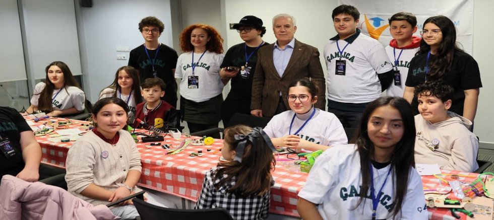 Bursa'da gençler bilimle buluştu