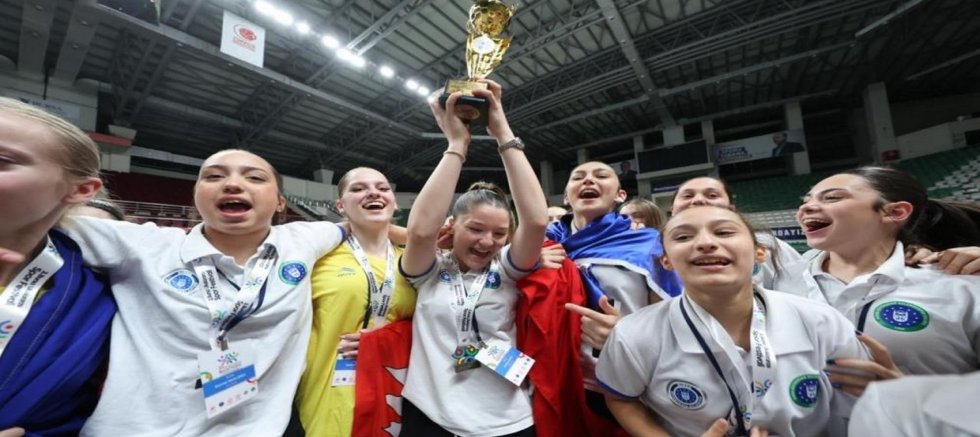 Bursa'da spor şenliklerinde kardeşlik rüzgarı