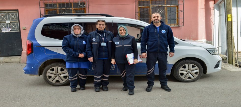 Büyükşehir evde bakım ve temizlik hizmetiyle gönüllere dokunuyor