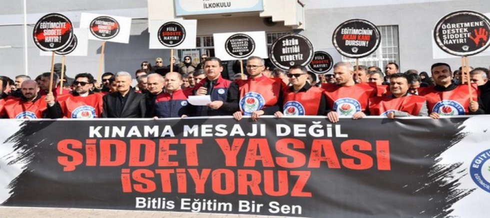 Çivisi çıktı bu durumun: Doktor döv, öğretmen döv... 