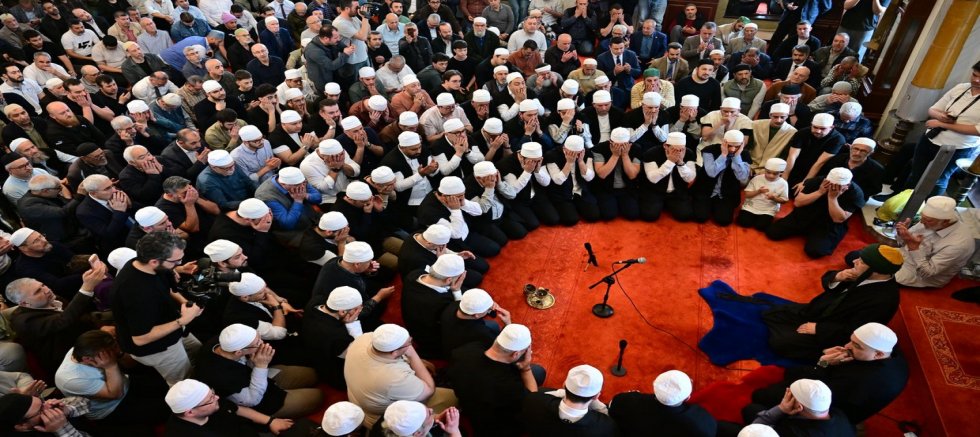 Emirsultan'da Erguvan Bayramı coşkusu