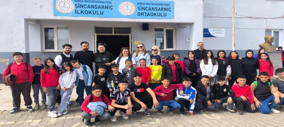 Karacabey'de öğrencilerin yüzü güldü