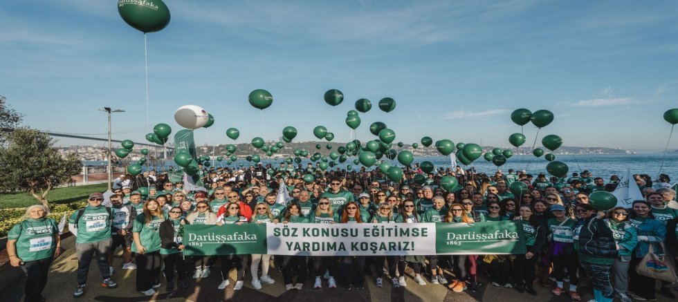 Kardeşleri İçin  Zirveye Koştu
