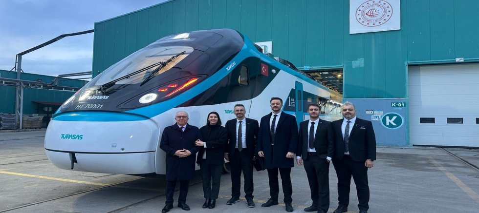 Milli Hızlı Tren Raylarda