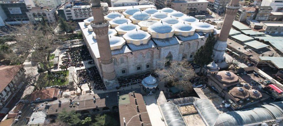 Ramazan'ın ilk Cuma'sı Ulucami doldu taştı