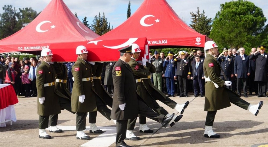 Şehit pilotun cenazesi memleketine uğurlandı