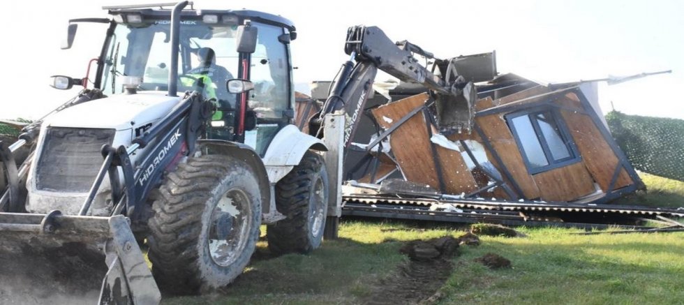 Tiny house'lar bir bir yıkıldı