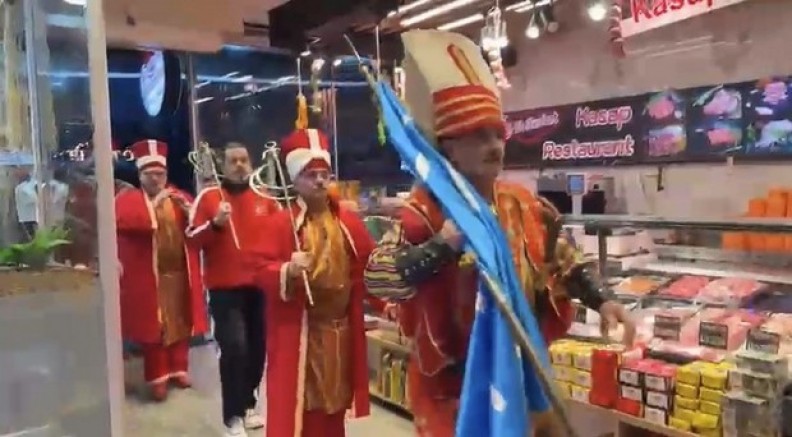 Mehter takımı ile iftara gittiler