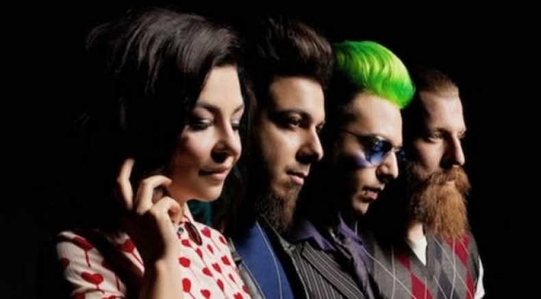 Model yeniden sahnede