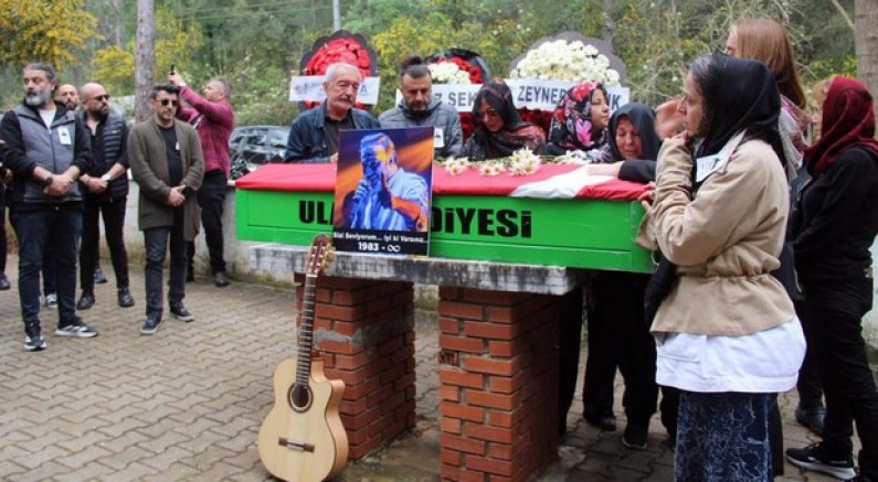 Müzisyen Rıza Tamer Şişman Akyaka'da toprağa verildi