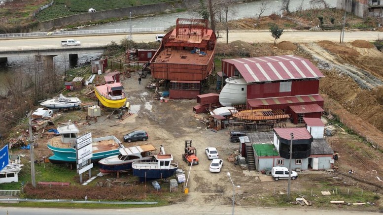Of'tan Senegal'e balıkçı teknesi