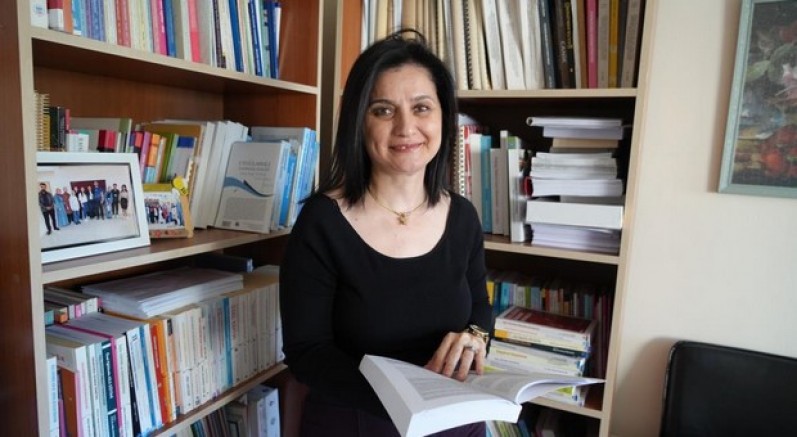 Öğretmenlere yol gösteriyor