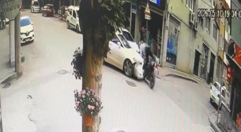 Otomobil ile motosiklet kafa kafaya çarpıştı: 1 yaralı
