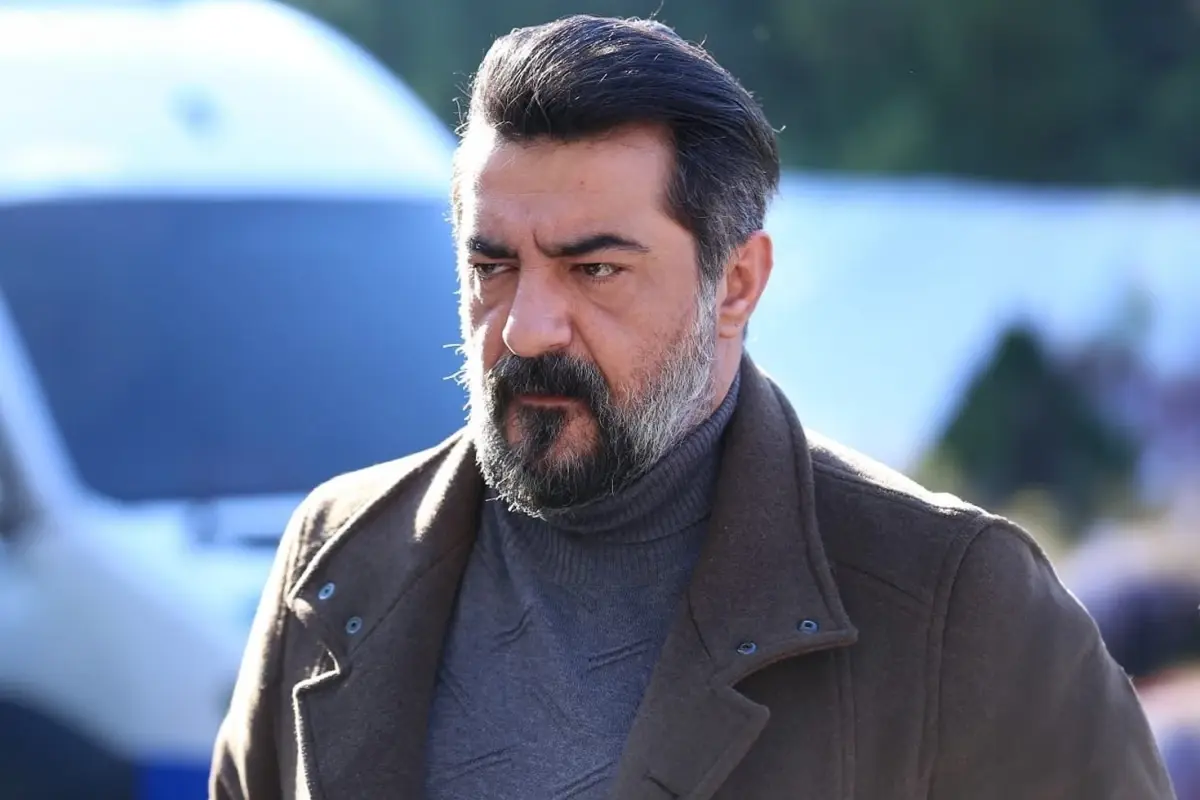 Oyuncu Celil Nalçakan trafik kazası geçirdi