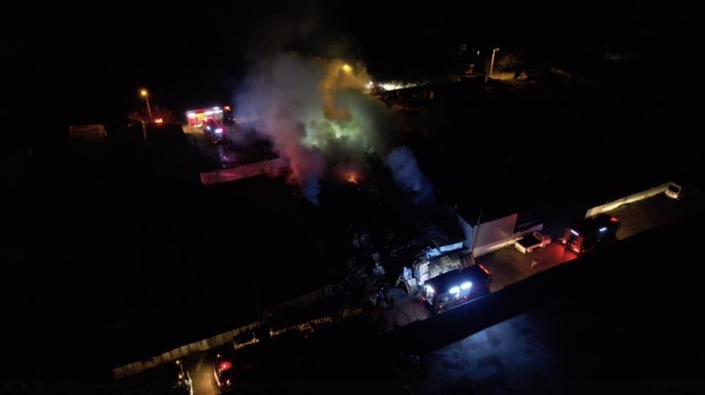 Palet fabrikasındaki yangın kontrol altına alındı