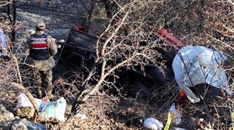 Patpat motoru uçurumu yuvarlandı: 1 ölü 1 yaralı