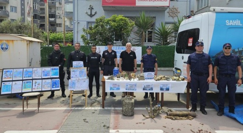 Polis bu kez mavi vatan için temizlik operasyonu yaptı