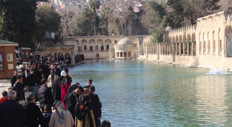 Ramazan ayında Balıklıgöl’e ziyaretçi akını