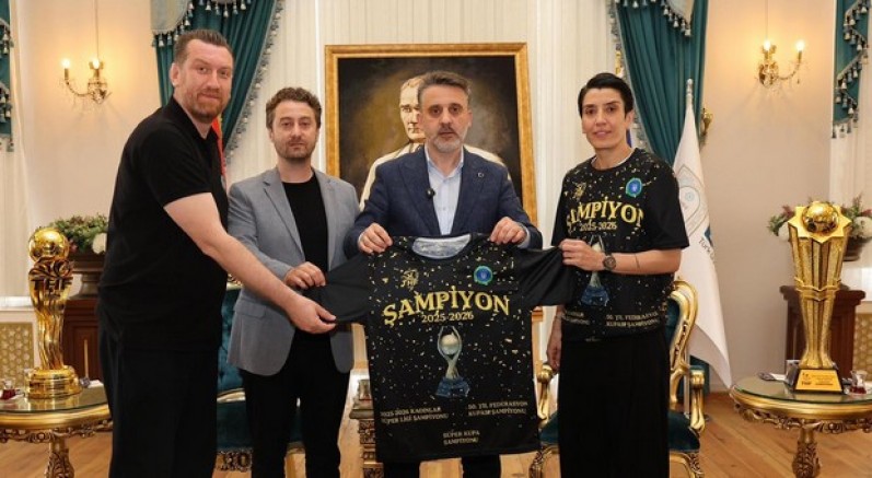 Şampiyon hentbolculardan Başkan Vekili Biba’ya ziyaret