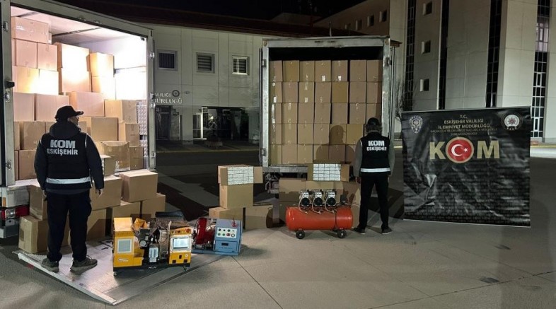 Sanki sigara fabrikası kurmuşlar