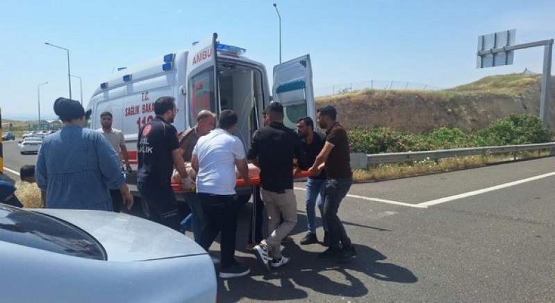 Şanlıurfa'da iki otomobil çarpıştı: 2 yaralı
