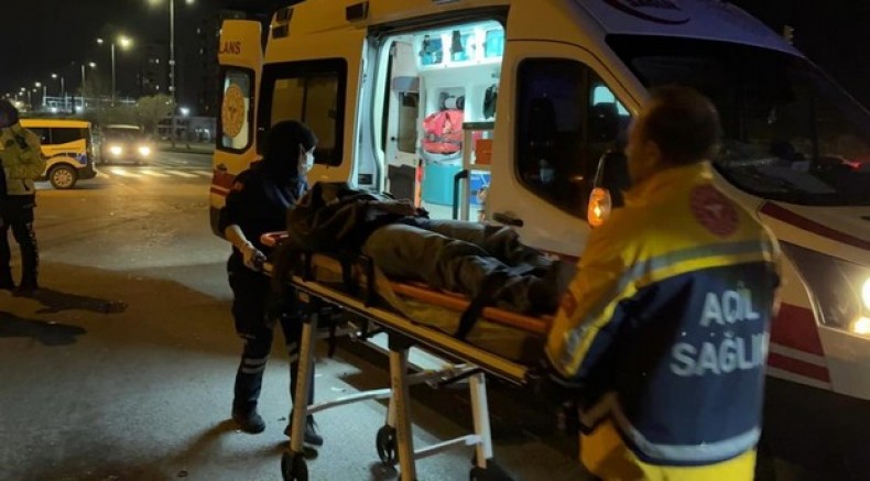 SUV araç ile otomobil çarpıştı: 3’ü ağır 4 yaralı