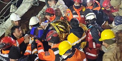 165. saatte enkazdan kurtarıldı