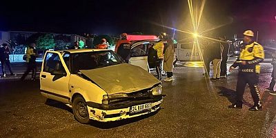 2 aracın çarpıştığı kazada 5 kişi yaralandı