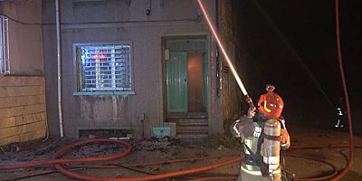 3 katlı müstakil ev alev alev yandı