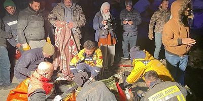 41 saat sonra enkazdan çıkan mutluluk