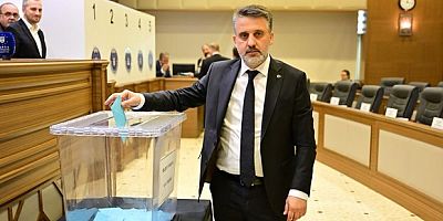 61 oy alan AK Parti adayı Şahin Biba başkanvekili
