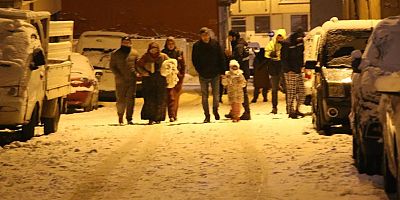 7.4’lük depremi hisseden Elazığlılar korku dolu anları anlattı