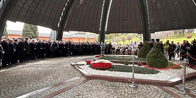 8'inci Cumhurbaşkanı Turgut Özal, kabri başında anıldı