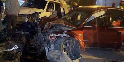 Alkollü sürücü 4 araca birden çarptı: 2 yaralı