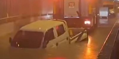 Alt geçitte mahsur kalan sürücü hayatını kaybetti