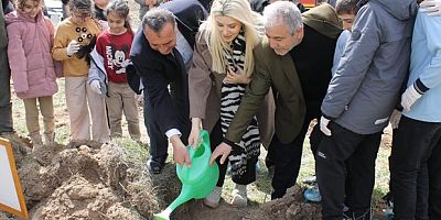 Altıntaş’ta fidanlar toprakla buluştu