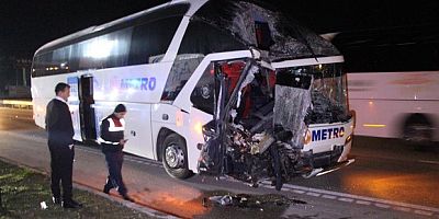 Amasya'da yolcu otobüsü ile tırın çarpıştığı kazada 11 yaralı