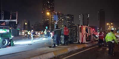 Ambulans ile cip kafa kafaya çarpıştı: 3 yaralı