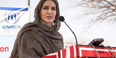 Angelina Jolie görevini bırakıyor