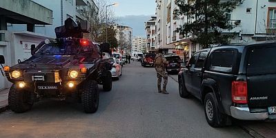 Anne ve ağabeyini öldürdü