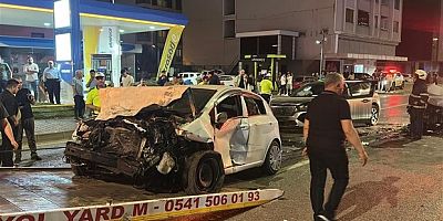 Atakum'da otomobil karşı şeride geçti: 5 yaralı