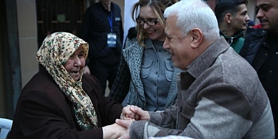 Atıcılar'da 1500 kişilik iftar sofrası; Başkan Bozbey'de katıldı