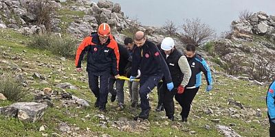 Atıyla birlikte kayalıklara yuvarlanan genç ağır yaralandı